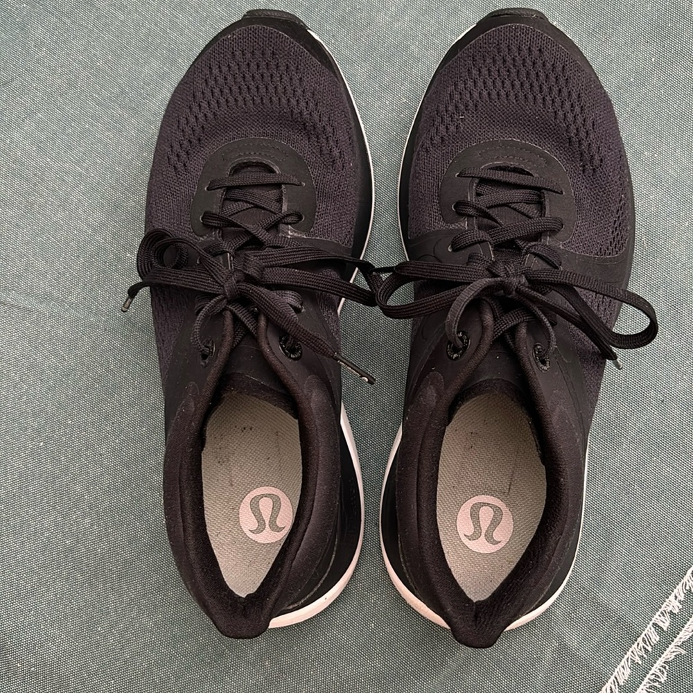Lululemon W Chargefeel Workout Low women’s size 8.5